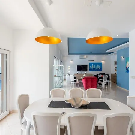 וילה Sv, Petar *