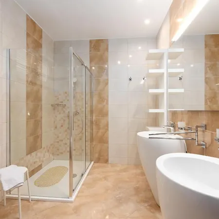 Sv, Petar וילה *