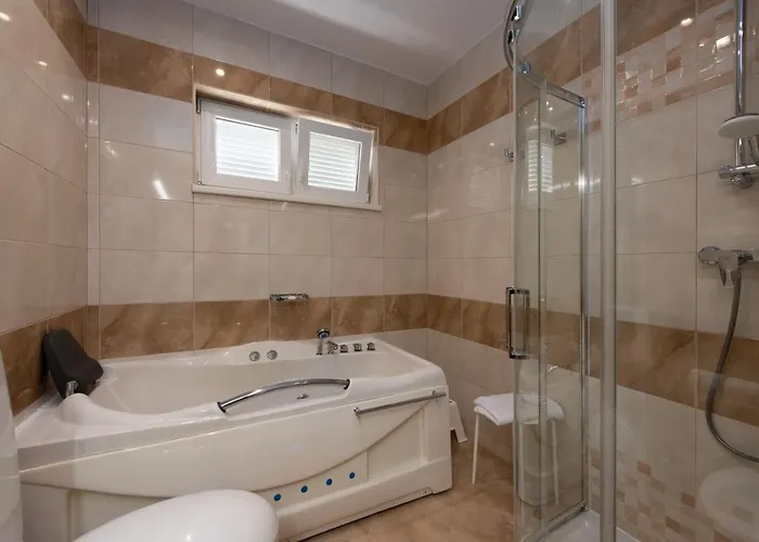 Vila Sv, Petar Icici