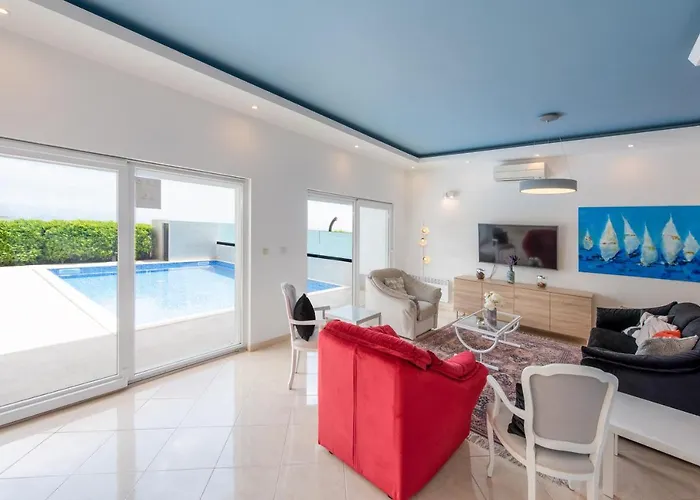 Sv, Petar Vila Icici