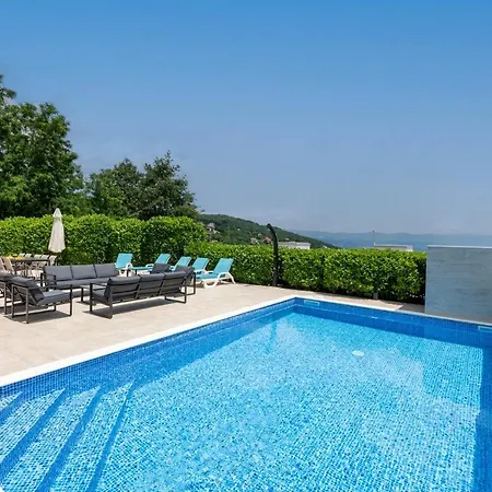Villa Sv, Petar Ičići